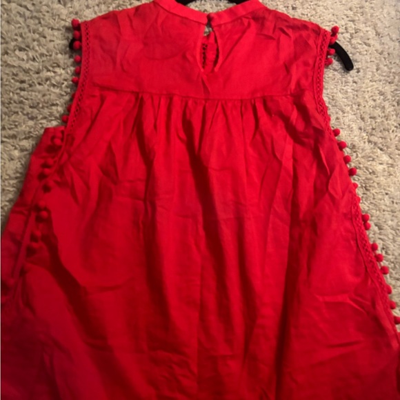 Red Sleeveless pattern Top - Picture 2 of 3